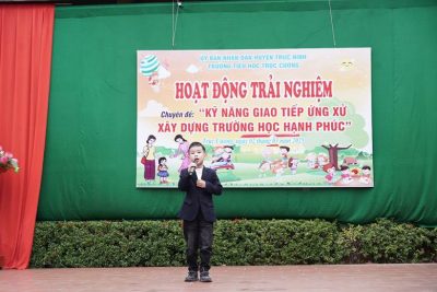 HOẠT ĐỘNG NGOẠI KHÓA CHUYÊN ĐỀ GIÁO DỤC KỸ NĂNG SỐNG VỚI CHUYÊN ĐỀ: “ KỸ NĂNG GIAO TIẾP ỨNG XỬ – XÂY DỤNG TRƯỜNG HỌC HẠNH PHÚC”
